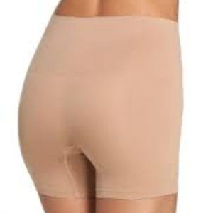 Ultralight Shaping Short - Seamless Shorties New With Tags Size S/M